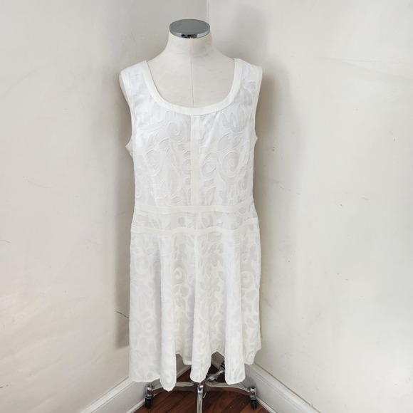 Anne Klein Dresses & Skirts - Anne Klein Women White Textured Swirl Sleeveless Fit and Flare Dress Size 16